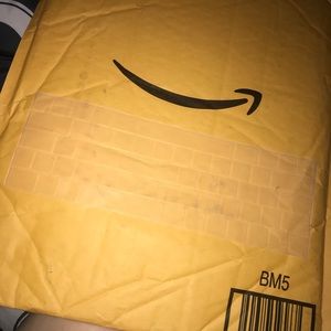 MacBook Pro 13inch WITH touchbar keyboard cover